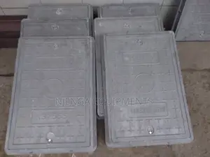 12.5 Ton Lockable FRP Manhole Cover 600x450mm