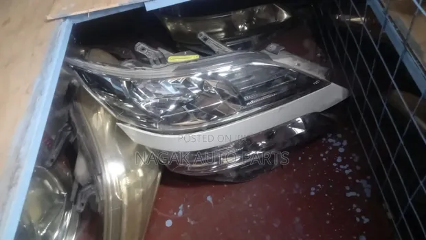 Toyota Vellfire 2012 Xenon Headlight - 1