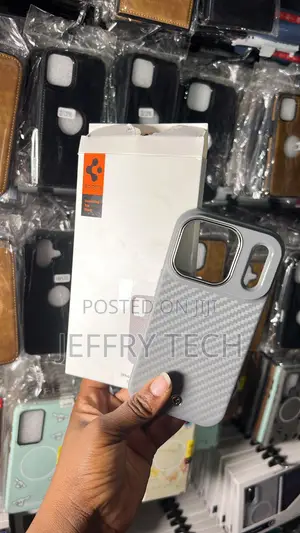 Kifaa cha Simu cha Kijivu cha Carbon-Fiber kwa iPhone 17 Pro