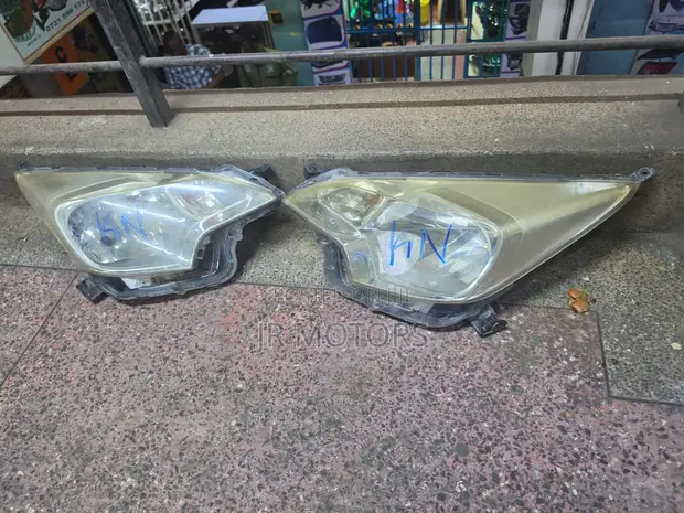 Toyota Ractis 2010-2014 Non-Xenon Headlights - 1