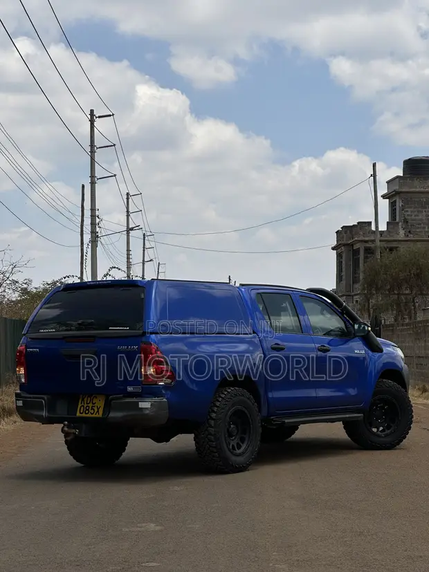 Toyota Hilux Revo Double Cab 2.4 Diesel 4x4 2017 Bluu - 1