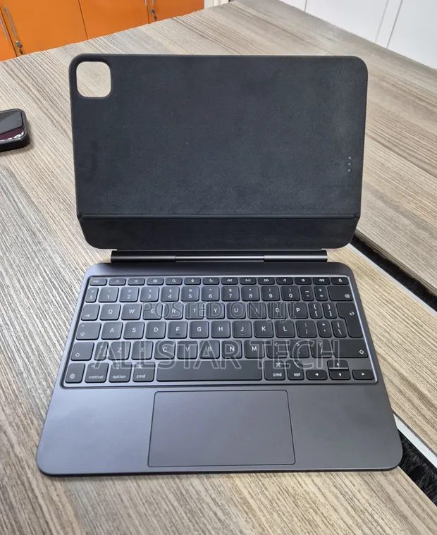 Apple Magic Keyboard for 11" iPad Pro (Black, US English) - 1