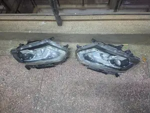 Nissan X-Trail NT32 Headlights (Used)