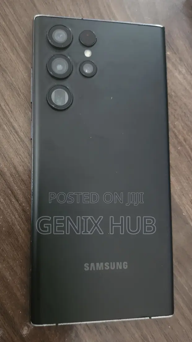 Samsung Galaxy S22 Ultra 5G 128GB Black (Cracked Screen) - 1