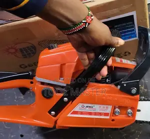 O-Jenas Heavy-Duty Petrol Chainsaw