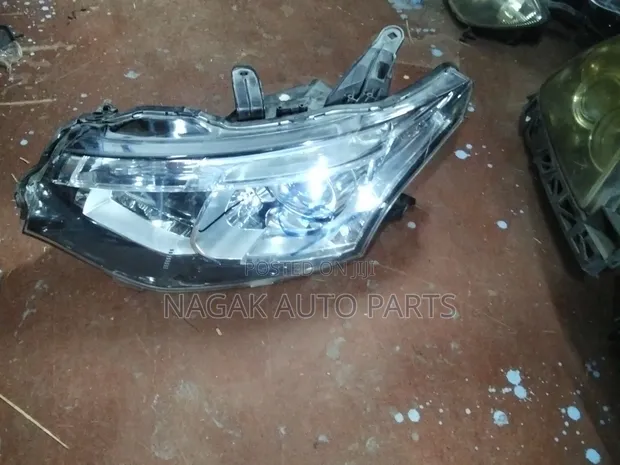 Mitsubishi Outlander 2015 Xenon Headlight - 1