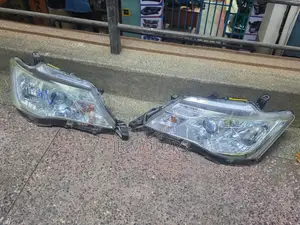 Toyota Corolla Fielder/Axio (161) 2013-2015 Xenon Headlights