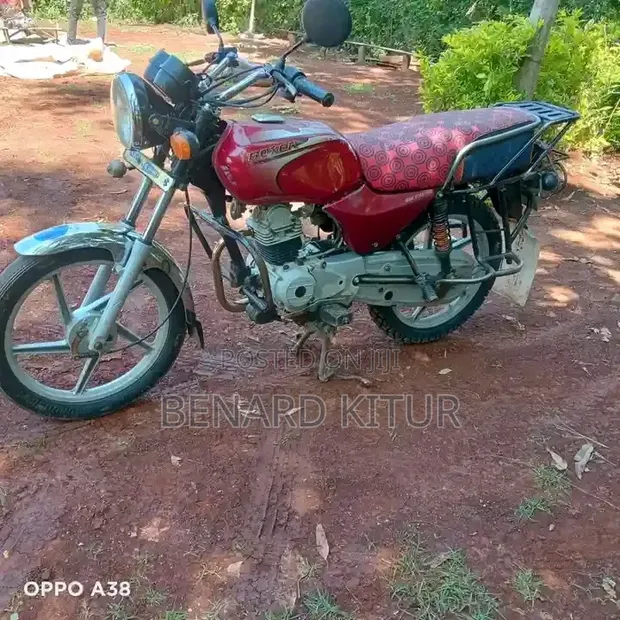 Bajaj Boxer 100 2025 Red - 1
