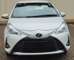 Toyota Vitz 1.3 FWD 5dr 2019 Nyeupe