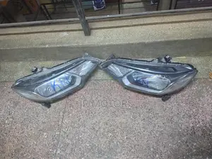 Honda Fit 2013-2017 Headlights Zisizo Xenon