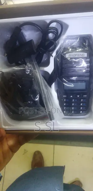 Redio ya Baofeng UV-82 Dual Band