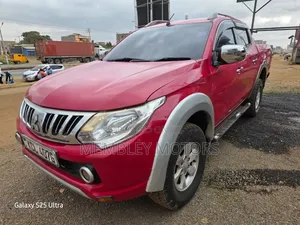 Mitsubishi L200 Double Cab 2.4 181hp 4WD 2017 Nyekundu