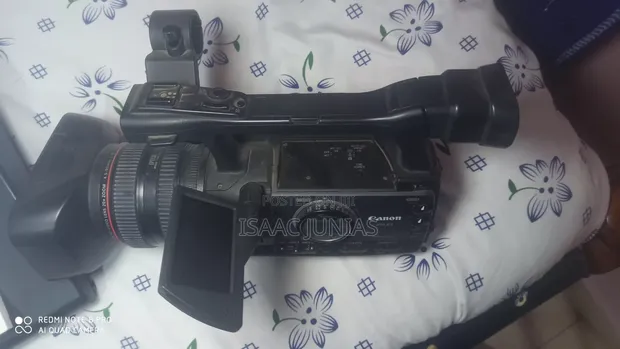 Kamera ya Video ya Canon XHA1 - 1