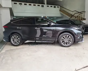 Toyota Harrier 2020 Nyeusi