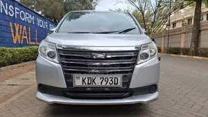 Toyota Noah 2.0 FWD (Viti 8) 2015 Nyeupe