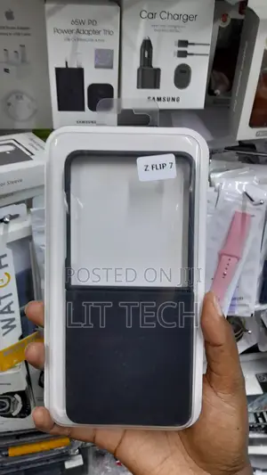 Samsung Galaxy Z Flip 7 Silicone Case - Black