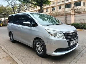 Toyota Noah 2.0 FWD (Viti 8) 2015 Silver