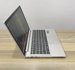 Laptop HP EliteBook 830 G8 - Core i5, 8GB RAM, 256GB SSD