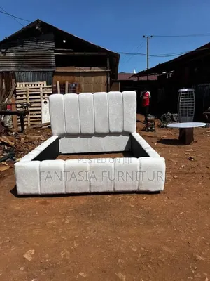 5x6 Cream Velvet Bubble Bed