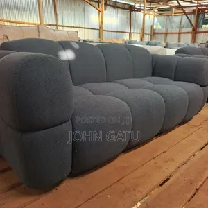 Kochi ya Seating 3 - Mpya Kabisa