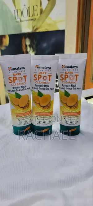 Himalaya Turmeric Face Mask ya Kufukuza Mabaka Meusi