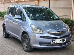 Toyota Ractis 2010 Nyeusi