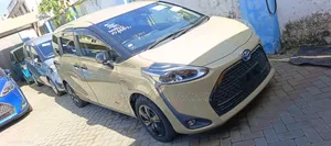 Toyota Sienta Hybrid 2019