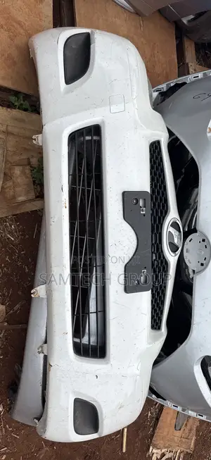 Toyota Vitz 2008 Bampa ya Mbele