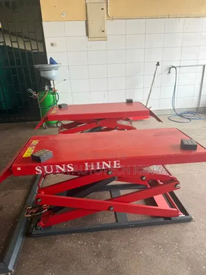 Heavy Duty 1.8m High Scissor Lift - 3.5 Ton Capacity
