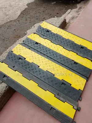 Kinga ya Kebo ya Rubber Milango 2