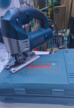 Bosch 700W Jigsaw ya Umeme