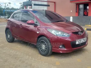 Mazda Demio 2012 Nyekundu