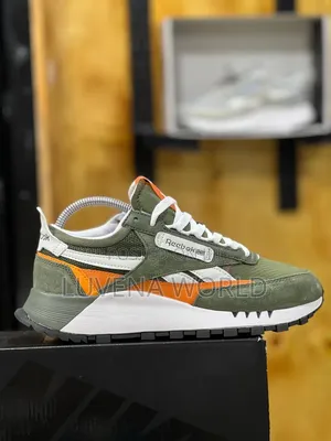 Classic Reebok OG Sneakers