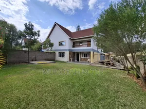 Maisonette ya Vyumba 4 na DSQ Karen C