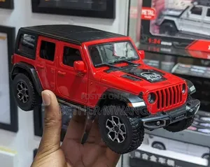 Premium 1:24 Scale Jeep Wrangler Rubicon Die-Cast Model Car
