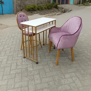 Set ya Manicure Nzuri na Viti vya Rangi ya Zambarau Mwepesi