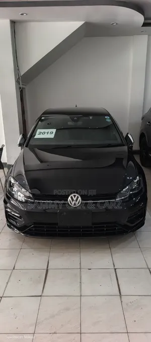 Volkswagen Golf R 4-Door na DCC & Navigation 2019 Nyeusi