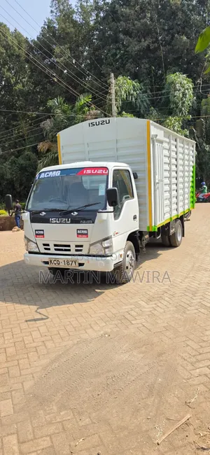 2018 Isuzu NKR Lorry