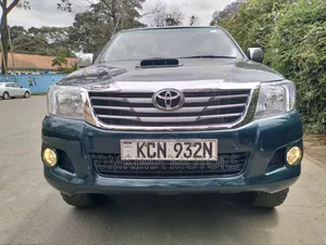 Toyota Noah 2010 - Double Cab, Automatic