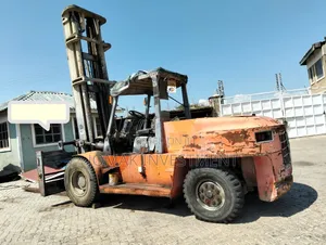 Forklift for Hire (3-15 Tonnes)