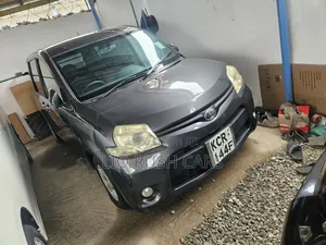 Toyota Sienta 2011 Kijivu