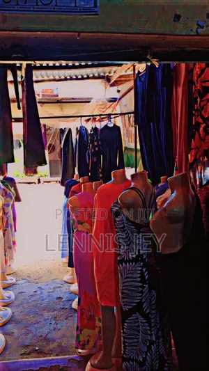 Duka la Boutique - Nguo Mpya na Vifaa