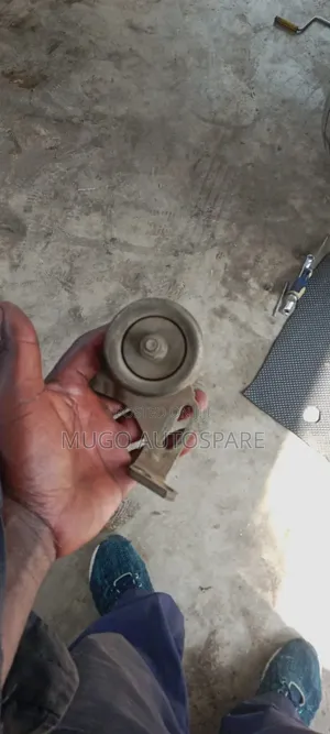 Daihatsu Mira Tensioner