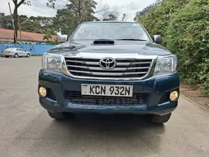Toyota Hilux Double Cabin 2011