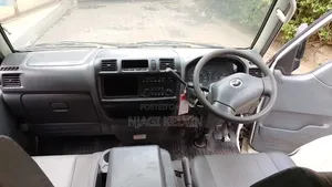 Mazda Bongo Van 2016 Nyeupe