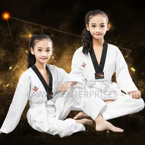 Uniformi ya Taekwondo ya Watoto na Mstari Mwekundu