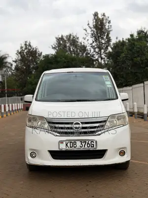 Nissan Serena 2013