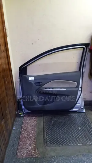 Toyota Belta SCP92 RHS Front Door (2008)