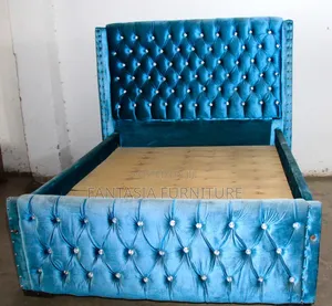 Kitanda cha Bluu cha Velvet 5x6 chenye Kichwa cha Kichwa cha Kioo