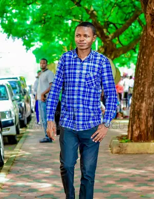 Dereva wa Uwasilishaji Pikipiki CV - Emmanuel